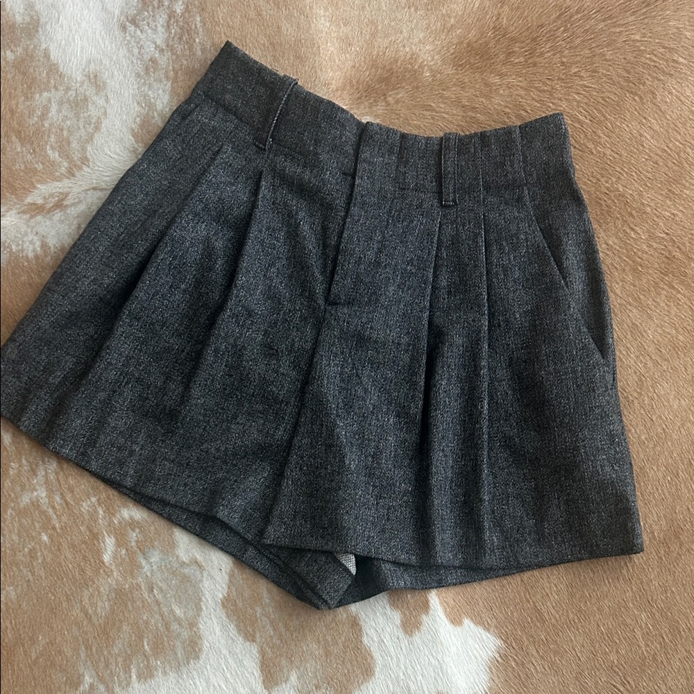 Alice + Olivia Gray Pleated Shorts NEW with tags